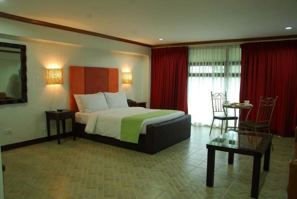Ecoland Suites & Inn Davao Exterior photo