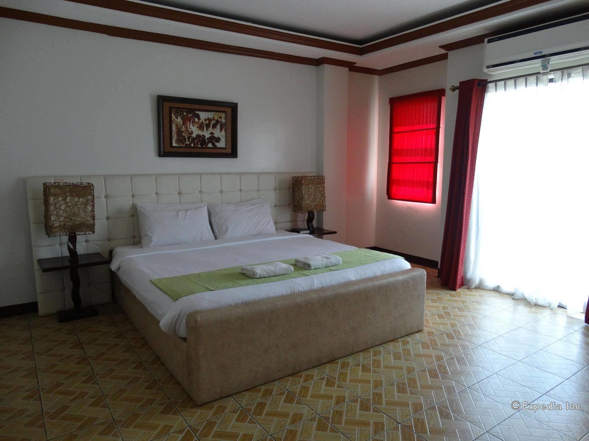 Ecoland Suites & Inn Davao Exterior photo