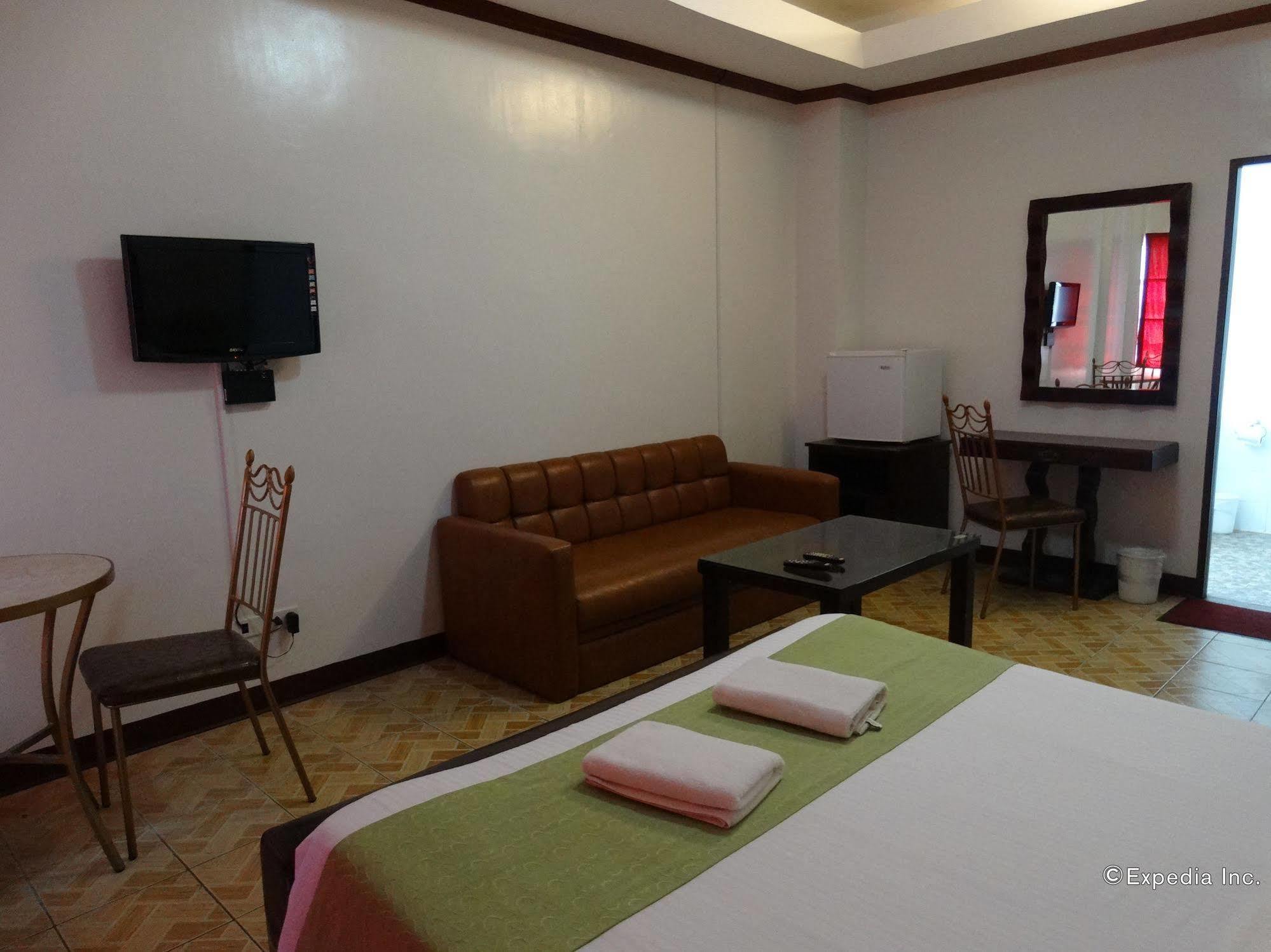 Ecoland Suites & Inn Davao Exterior photo