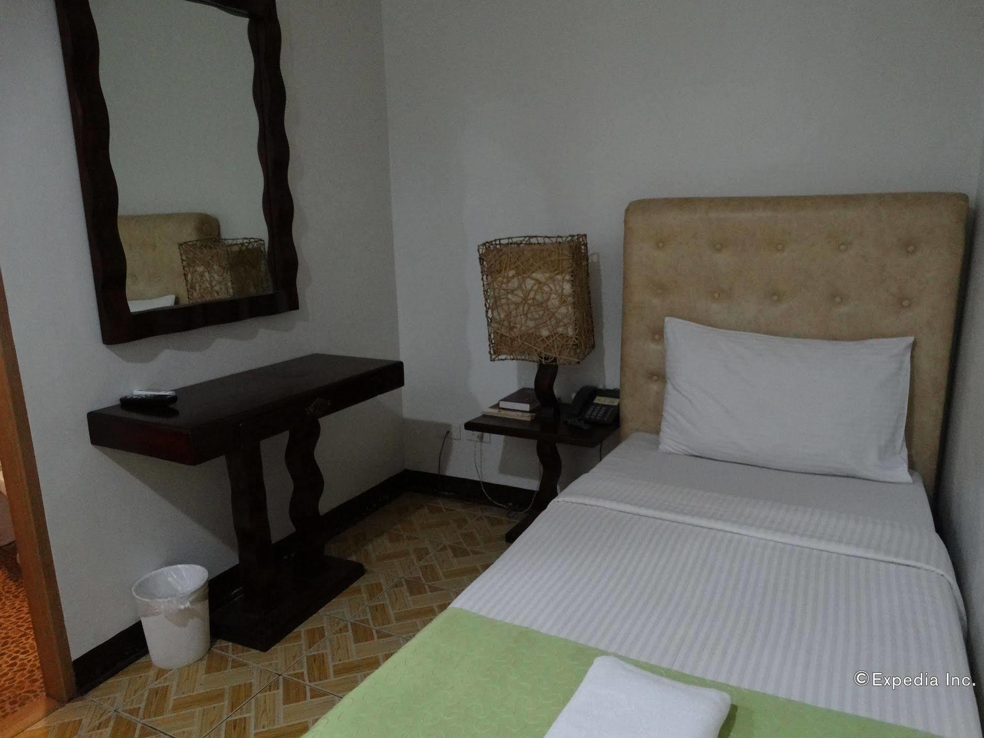 Ecoland Suites & Inn Davao Exterior photo