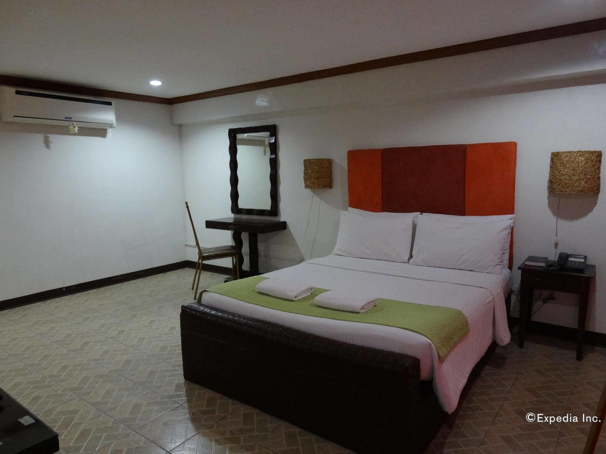 Ecoland Suites & Inn Davao Exterior photo