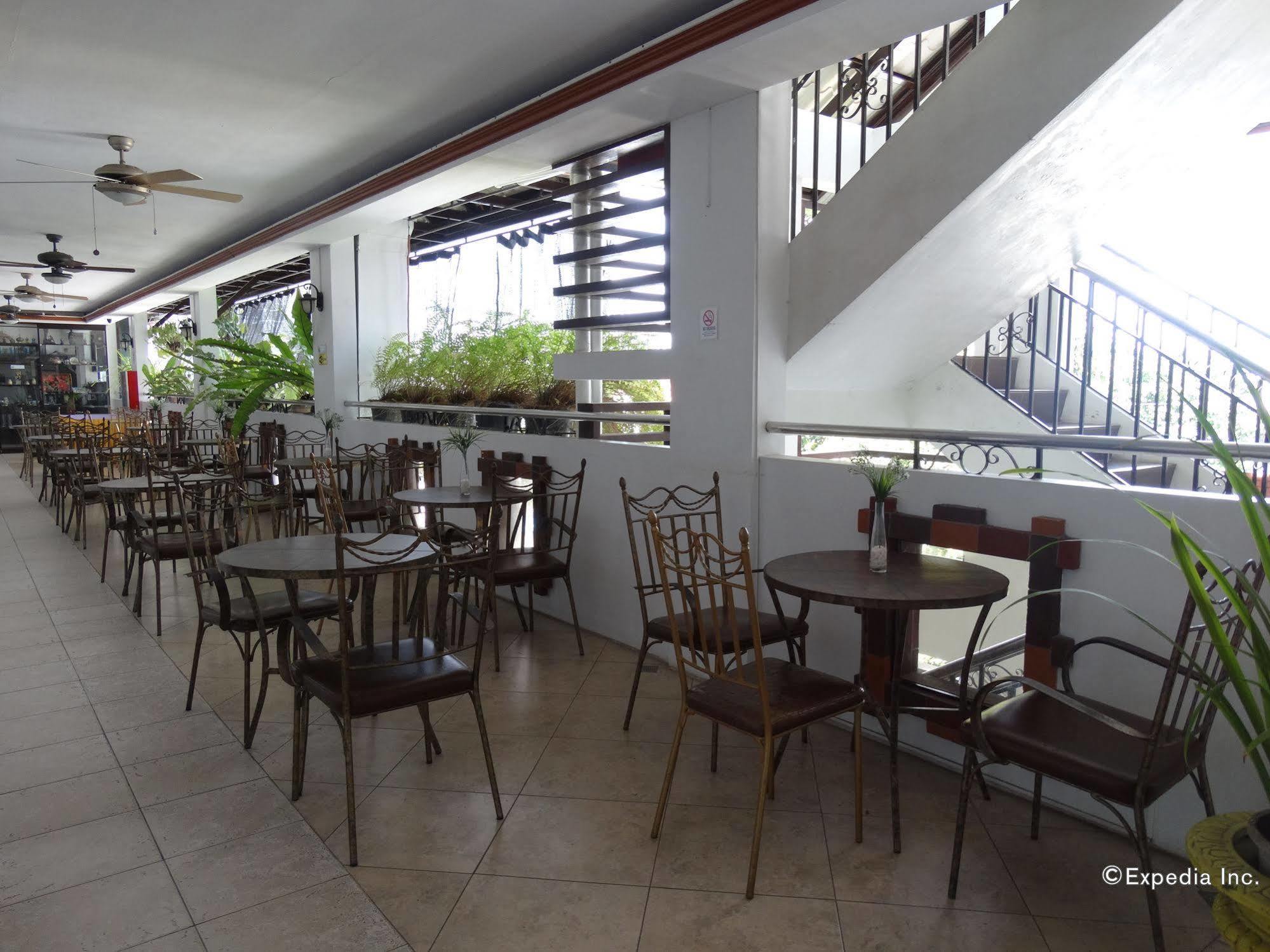 Ecoland Suites & Inn Davao Exterior photo